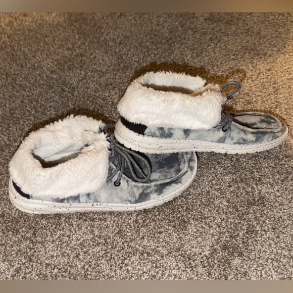 Hey Dude Shoes Womens 7 Britt Grey Skies Fur Lined Comfort Casual - Picture 4 of 10